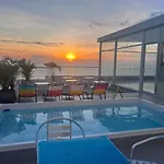 HS-T Habitacion Triple con wifi, piscina y aire acondicionado