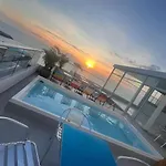 HS-T Habitacion Triple con wifi, piscina y aire acondicionado